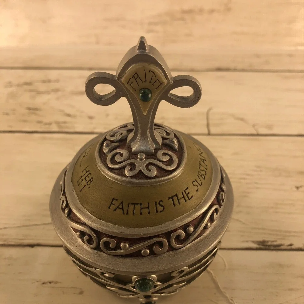 UDC 2001 Faith‎ Trinket Box Hebrews 11:1 Religious Keepsake Resin Silver Tone